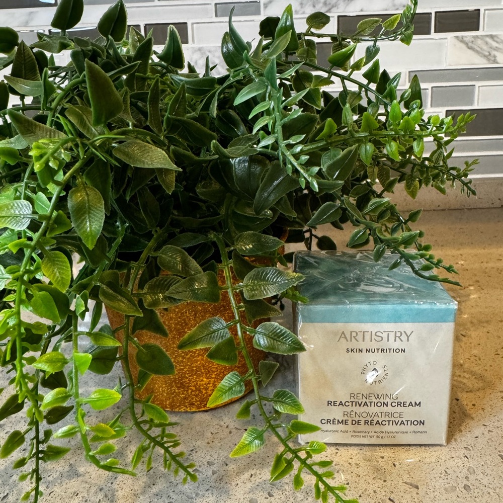 ARTISTRY -Renewing Reactivation Cream 1.7 Oz